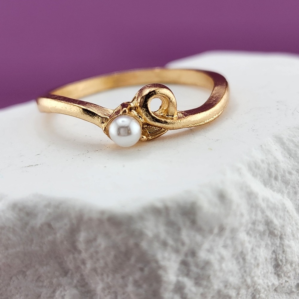 Gold Tone Faux Pearl Swirl Dainty Minimalist Cocktail Ring Romantic Vintage